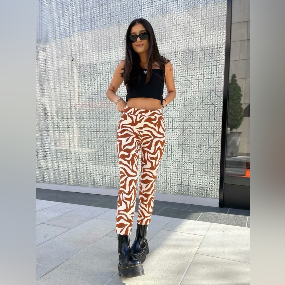 NWOT Spanx Women’s full pants. Color: Clay (Dark Tan and cream) Zebra St… - Picture 7 of 7